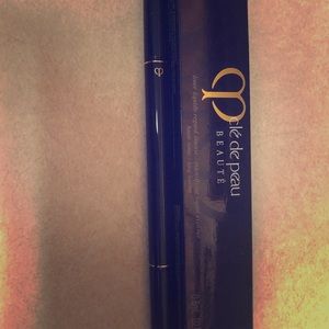 Cle de peau intensifying liquid eyeliner